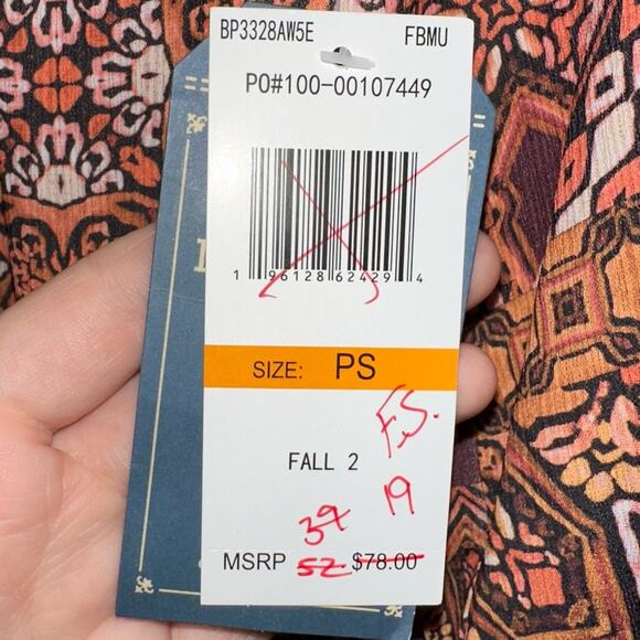 NWT Democracy Petite Multi-Print Top Size Petite Small - Picture 8 of 14